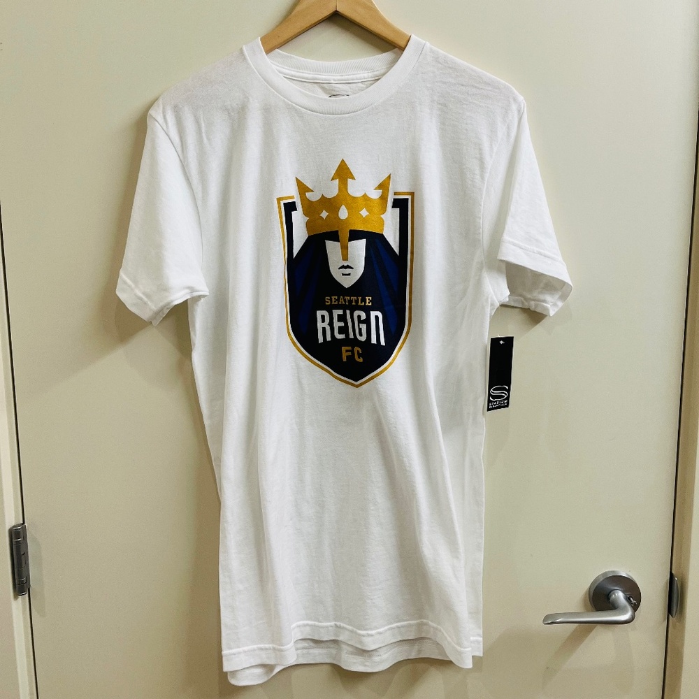 NWT Flaw Seattle Reign FC Men's SRFC Shield Origins White Short Sleeve Shirt.
